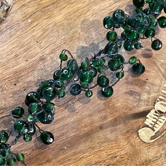 Pottery Barn RARE green glass pepper berry beaded garland 6’ - Picture 2 of 6
